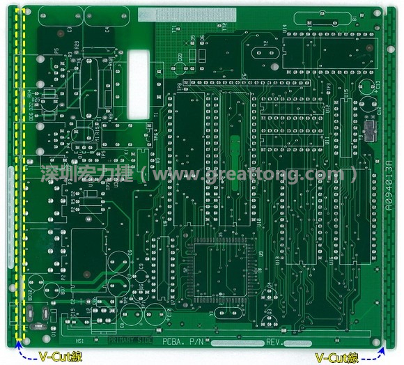 所謂【V-cut】是印刷電路板(PCB)廠商依據(jù)客戶的圖紙要求，事先在PCB的特定位置用轉(zhuǎn)盤刀具切割好的一條條分割線，其目的是為了方便后續(xù)SMT電路板組裝完成后的「分板(De-panel)」之用，因為其切割后的外型看起來就像個英文的【V】字型，因此得名。