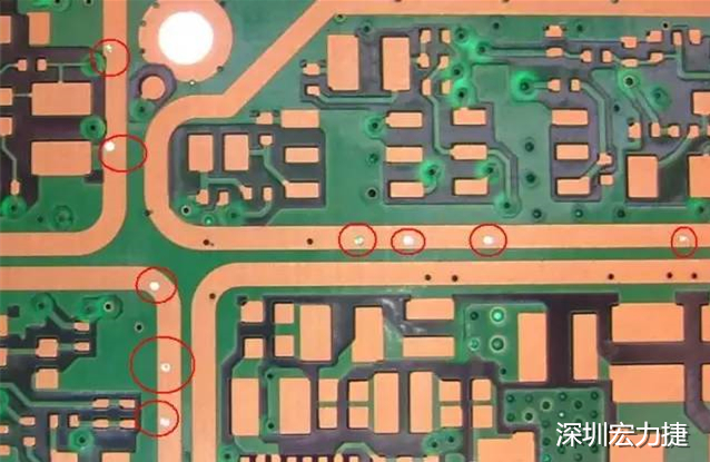 防止PCB過波峰焊時錫從導通孔貫穿元件面造成短路；特別是我們把過孔放在BGA焊盤上時，就必須先做塞孔，再鍍金處理，便于BGA的焊接。