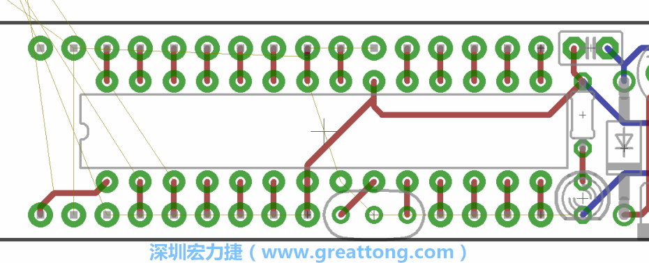 諧振器應(yīng)擺放在ATmega微控制器的針腳8、9和10旁邊，在共鳴器和微控制器中間的高頻信號線應(yīng)該要愈短愈好，此外，其它的信號線應(yīng)該要遠離這個區(qū)域且配置在諧振器的下方，這樣做是為了防止不必要的無線電波干擾。