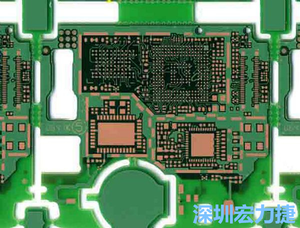 在產(chǎn)品極度要求小型化設(shè)計(jì)時(shí)，可利用HDI板材壓縮主板面積，同時(shí)具減輕重量?jī)?yōu)點(diǎn)。