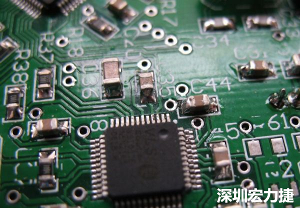 音訊電路訊號品質(zhì)，是影響操作體驗(yàn)的關(guān)鍵，電路布局要特別注意。