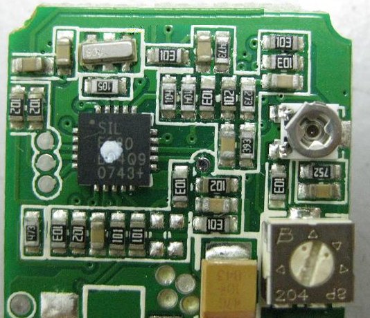 PCBA加工IC元件主要分為DIP及SMD兩大類，DIP 插件的IC，SMD (Surface Mount Device) 表面貼裝元件。