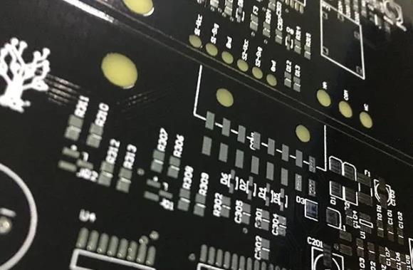 絲印位號設(shè)計(jì)錯誤會影響PCBA貼片加工嗎？